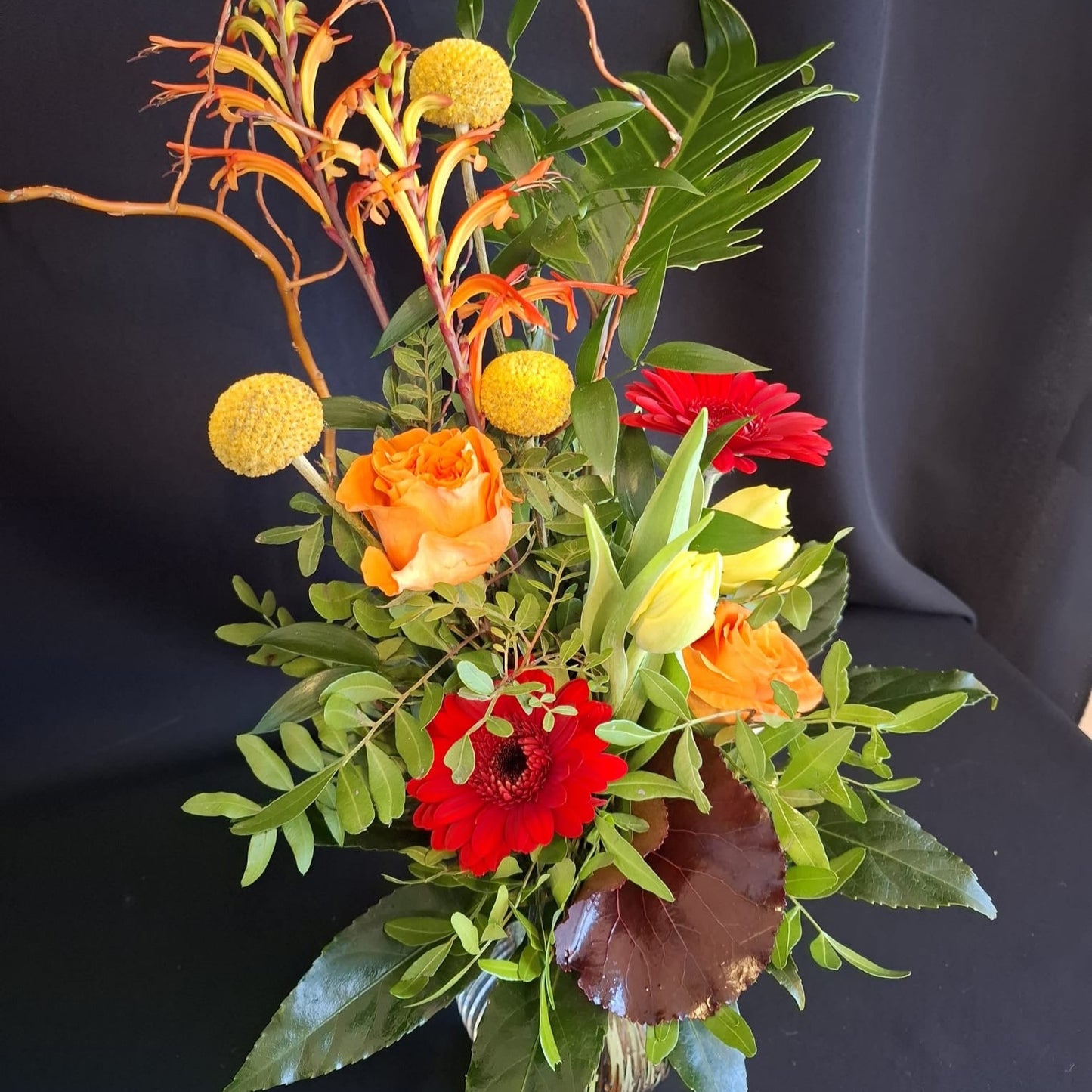 Frischer Strauß "Tropischer Frühling"