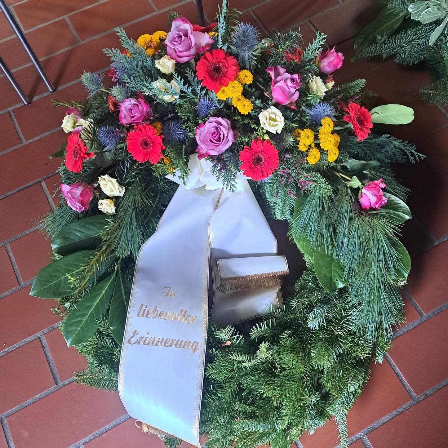 Kopfgarnierter Trauerkranz " Lebewohl II"
